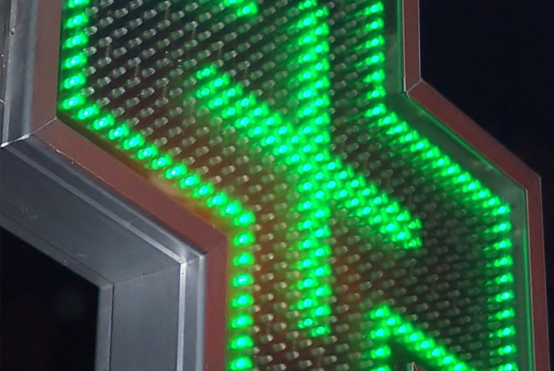 Ampliaci�n de las Estanter�as de productos de la Farmacia