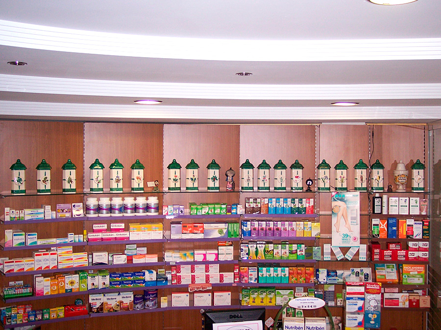 Ampliaci�n de las Estanter�as de productos de la Farmacia