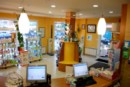 la Farmacia vista desde detr�s del mostrador